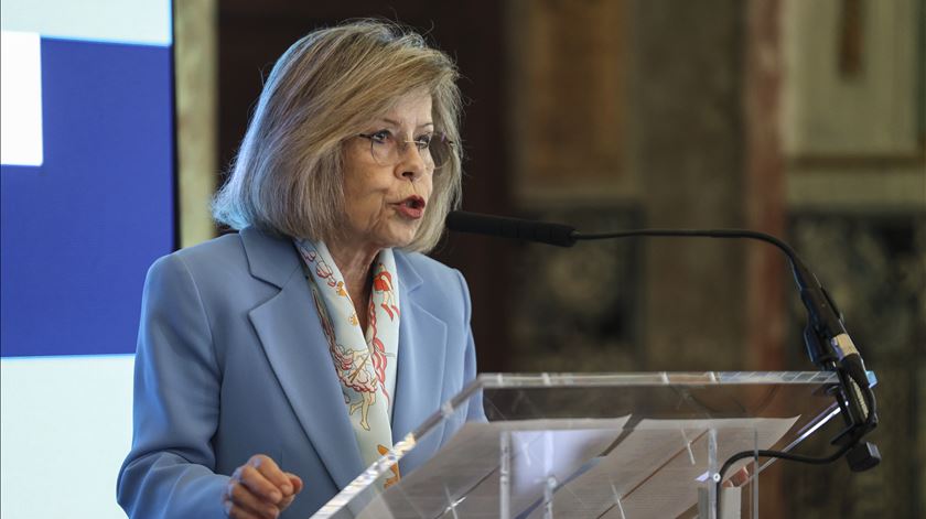 Maria de Belém avisa que ambiente no Parlamento é "sinal de degradação social tremenda"