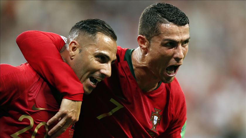 Ronaldo e Quaresma nomeados ao melhor golo do Mundial