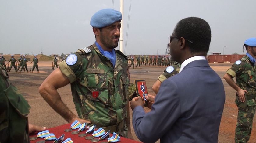 Militares portugueses a serem condecorados na República Centro Africana pelos chefes da missão da ONU. Foto:ONU.