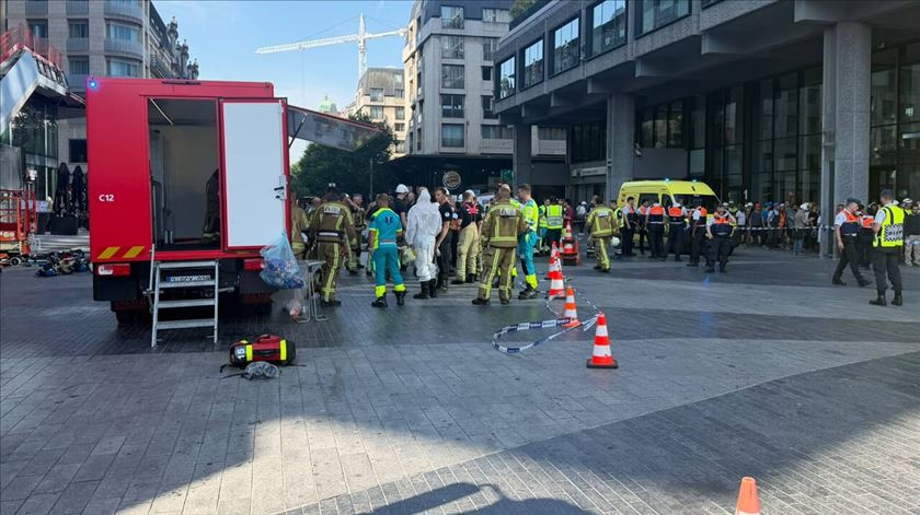 Incêndio em estaleiro de obras em Bruxelas faz seis mortos