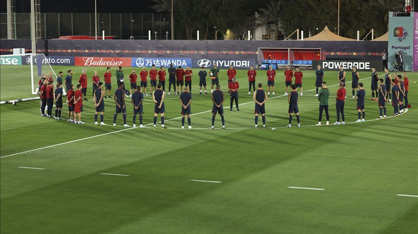 Seleção faz minuto de silêncio por "Bibota"