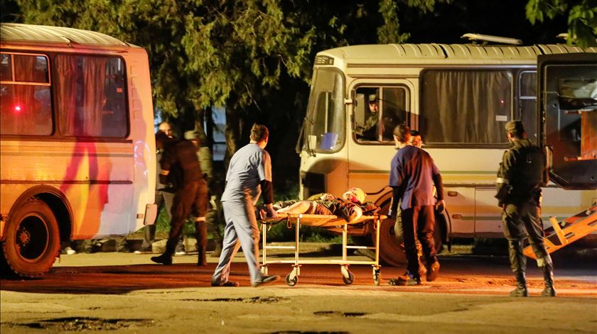 Futuro incerto para soldados ucranianos retirados em Azovstal