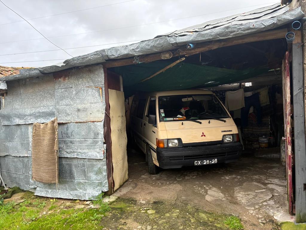 Reportagem em Ribeira de Frades. “Mesmo que as condições não sejam as melhores, pelo menos estamos na nossa casa”