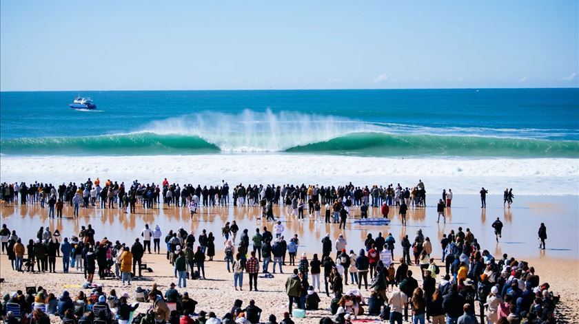 Prova de Supertubos terminou, mas a "onda" do surf dura todo o ano em Peniche