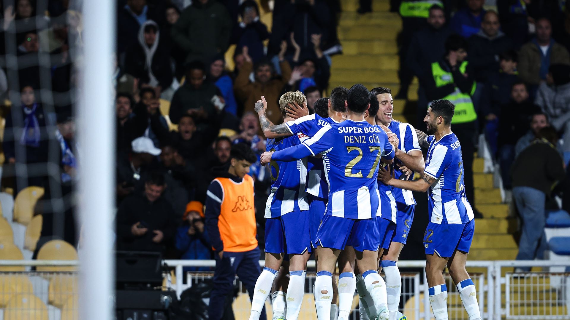 ⚽ Ouça o relato da Liga Europa em direto. Nottingham Forest-FC Porto