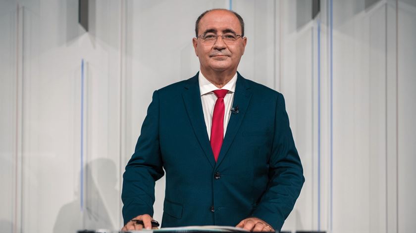 Presidente da Câmara de Faro e vereadora julgados por alegada violação de regras urbanísticas