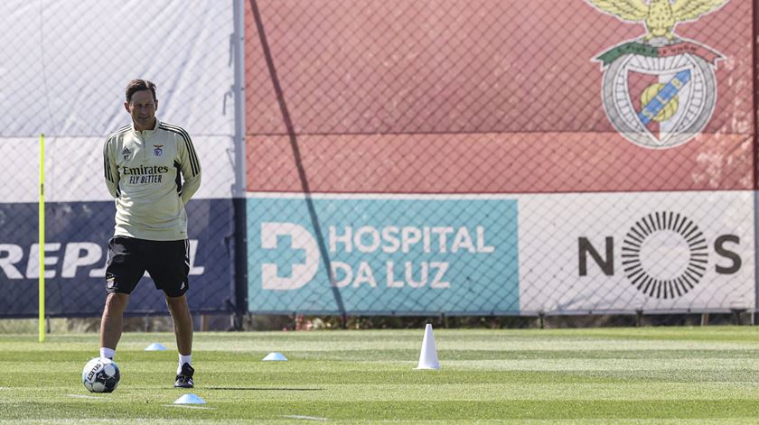 Peseiro: "Não acredito que Schmidt vá jogar os primeiros jogos como nos Países Baixos" Peseiro: "Não acredito que Schmidt vá jogar os primeiros jogos como nos Países Baixos"