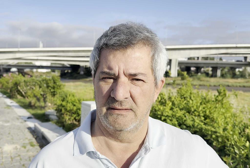 Rui Pinheiro, da Associação Ambientalista de Loures. preocupa-se com as consequências que a atividade poderá ter no contexto ambiental e na saúde pública. Foto: João Cunha/RR Rui Pinheiro, da Associação Ambientalista de Loures. preocupa-se com as consequências que a atividade poderá ter no contexto ambiental e na saúde pública. Foto: João Cunha/RR