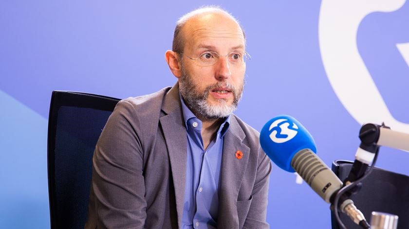 Livre diz que país vai para eleições por irresponsabilidade de Montenegro