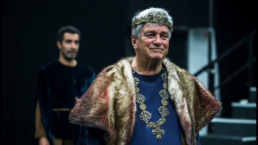 Como é um ator no dia da estreia? Esta peça é para rir, diz Rui Mendes. Foto: Teatro Joaquim Benite