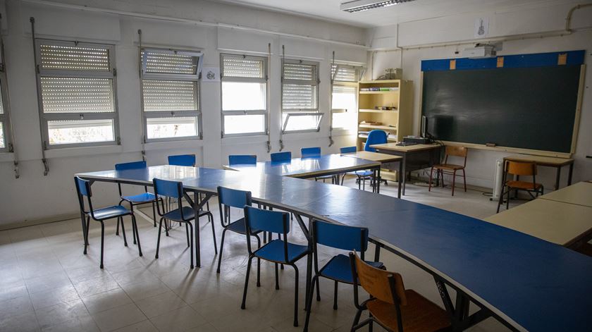 Milhares de alunos da região Centro sem aulas. Diretores garantem que não serão prejudicados