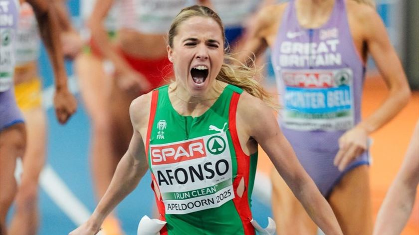 Salomé Afonso conquista medalha de bronze nos 3000m dos Europeus de Pista Curta. Foto: COP