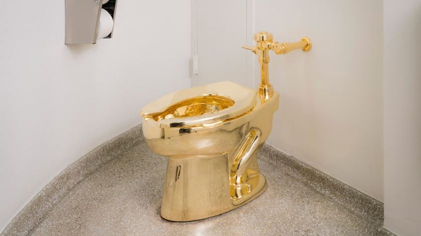 "América", obra de Maurizio Cattelan, roubada do Palácio de Blenheim, em Inglaterra. Foto: Museu Guggenheim