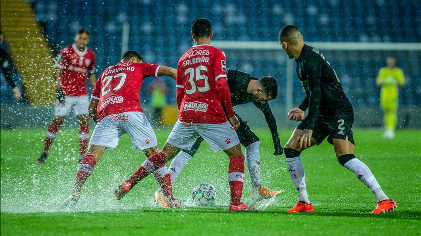 Santa Clara - Benfica adiado devido ao mau tempo Foto: Eduardo Costa/Lusa