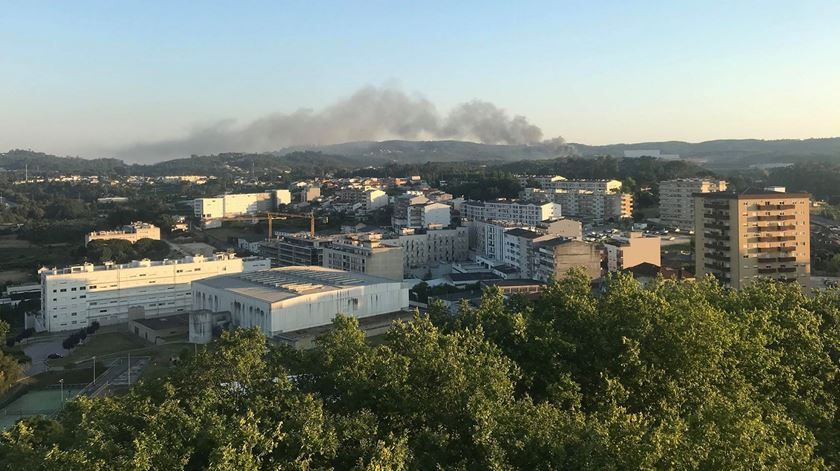 Incêndio numa fábrica em Santo Tirso. Foto: Fernando Engler