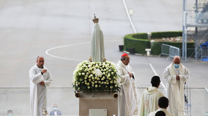 Santuário de Fátima, Missa da Solenidade de Nossa Senhora de Fátima, D. António Marto, bispo de Leiria-Fátima. Foto: Joana Bourgard/RR