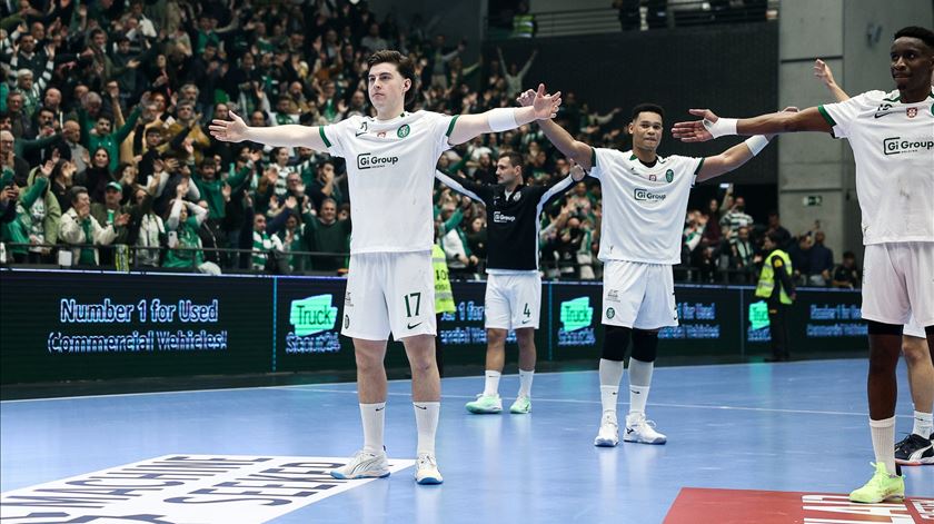Handebol. Os esportes falharam, mas há um campeonato público Handebol. Os esportes falharam, mas há um campeonato público