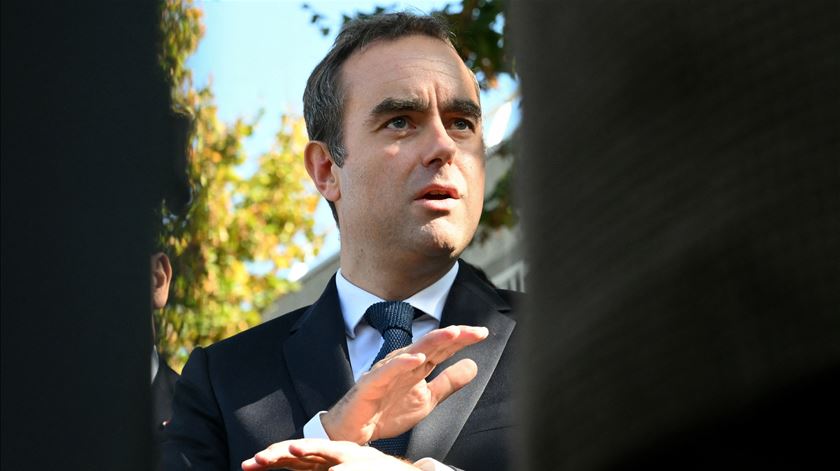 ​Macron anuncia novo Governo com poucas mudanças nos ministérios-chave