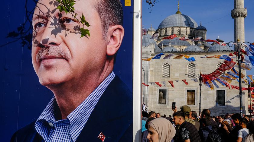 Erdogan e Kiliçdaroglu disputam segunda volta presidencial na Turquia