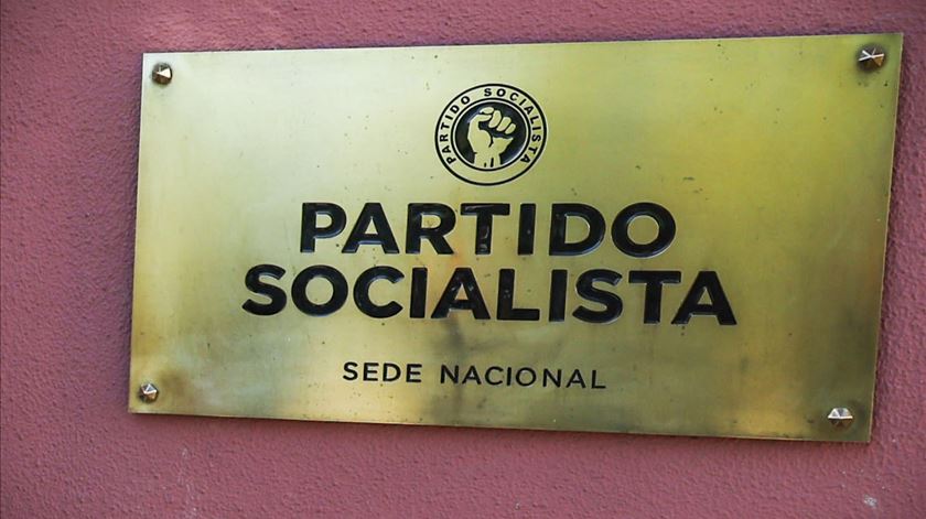 Buscas na sede do PS e em autarquias. O que sabemos da Operação Imergente Buscas na sede do PS e em autarquias. O que sabemos da Operação Imergente