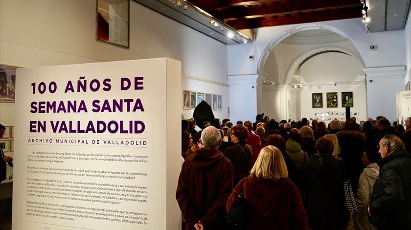 Exposição leva a Semana Santa de Valladolid ao Porto com tecnologia imersiva