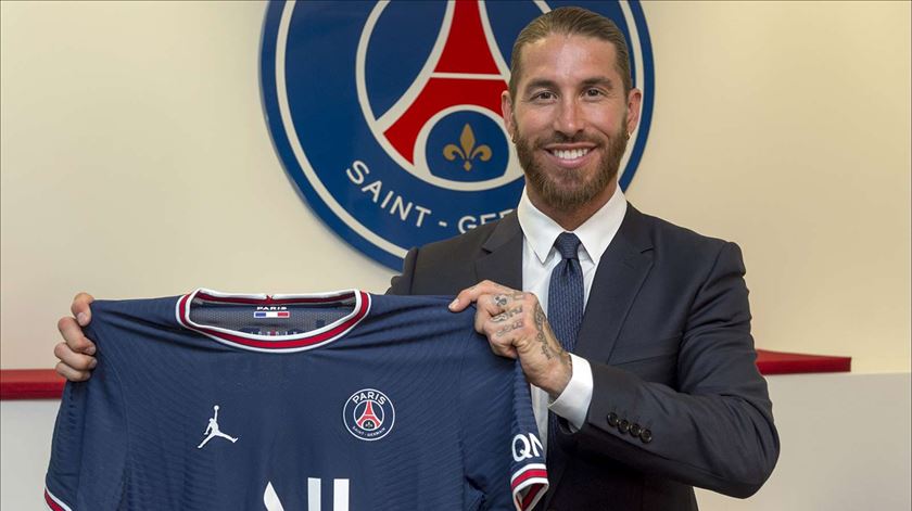 Sergio Ramos assinou por dois anos. Foto: PSG