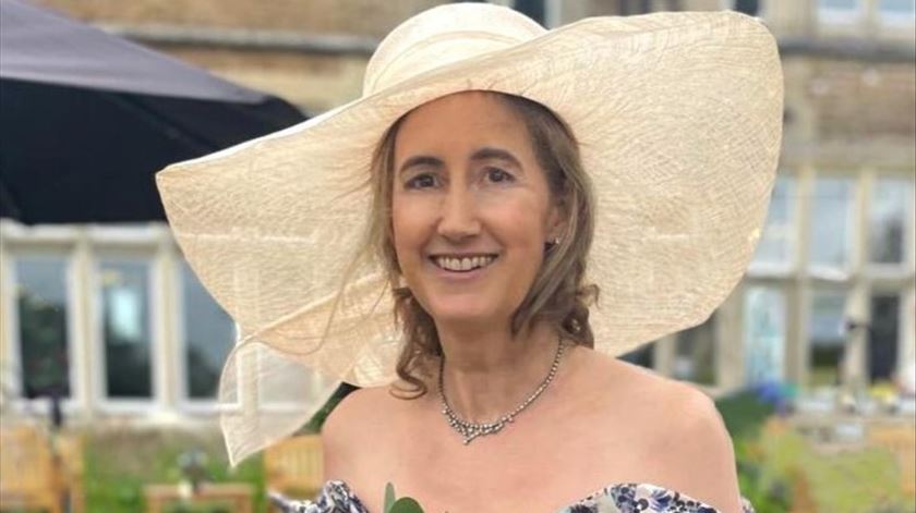 Morreu a escritora Sophie Kinsella, autora da saga “Shopaholic”