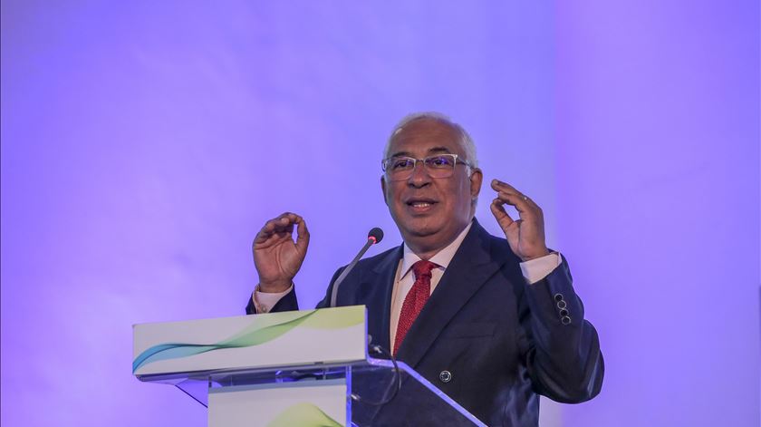 "Factos são factos". Costa divulga poupança média de 15,21% na eletricidade de hoje
