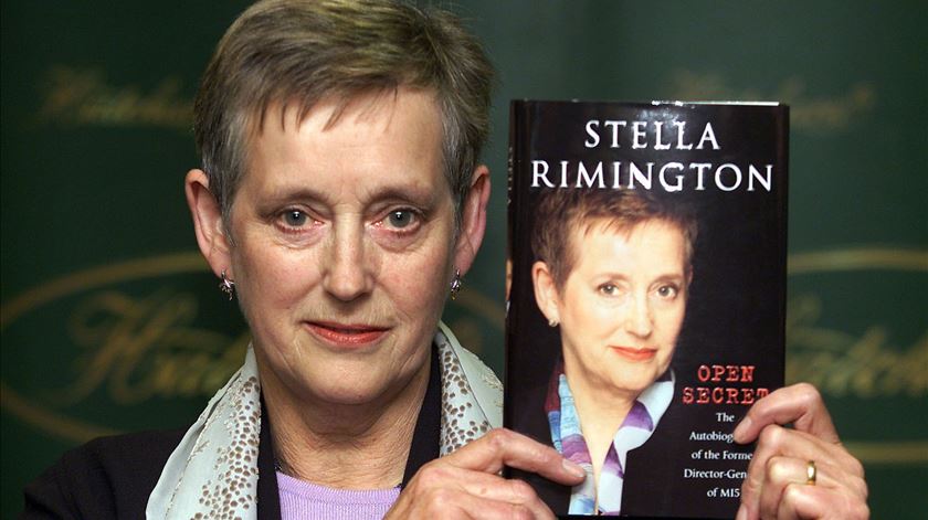 Morreu Stella Rimington, inspiração para personagem M em James Bond