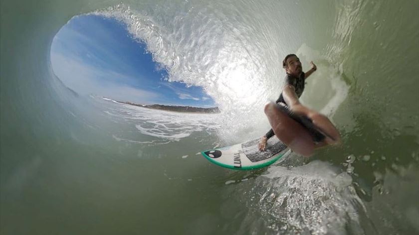 Surfista Hugues Oyarzabal morre aos 39 anos