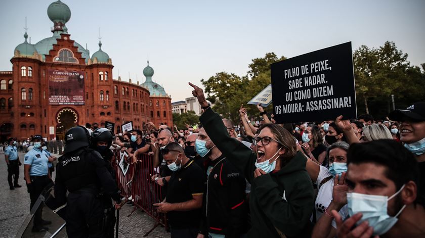 Reforço policial em protesto contra homenagem a João Moura