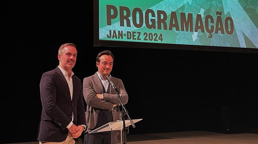 Teatro D. Maria II regressa a Lisboa para celebrar os 50 anos do 25 de Abril