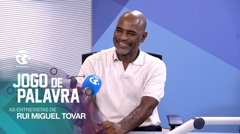 Oceano. "Cruijff queria-me no Barcelona e eu já fazia jogadas na minha cabeça com Romário, Koeman, Guardiola"