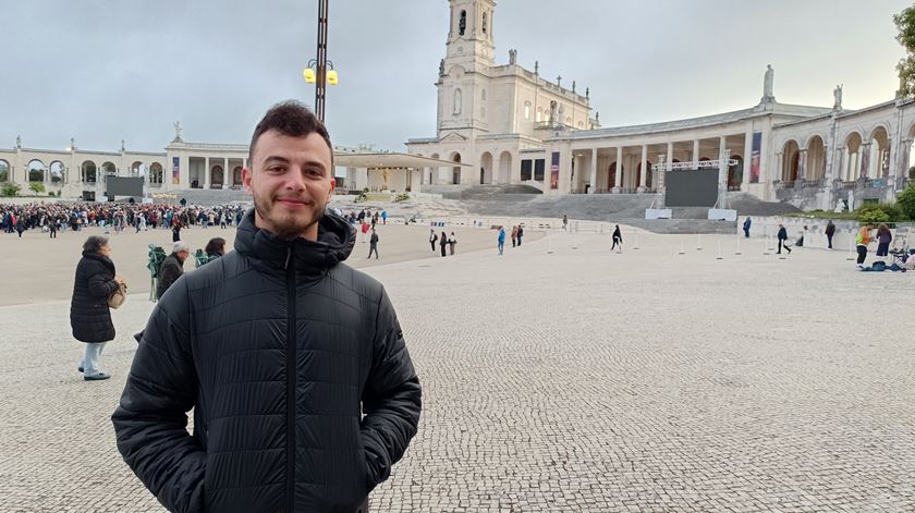 Tiago caminhou desde Penafiel. No Porto juntou-se a um outro grupo de Barcelos. 
