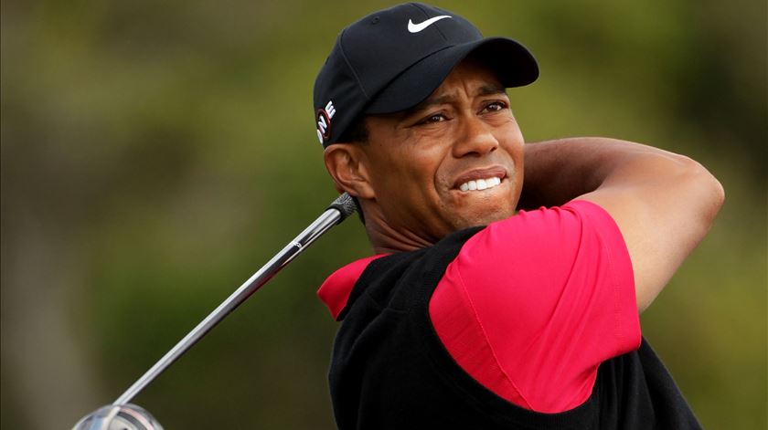 Tiger Woods ilibado de acusação em morte de jovem embriagado