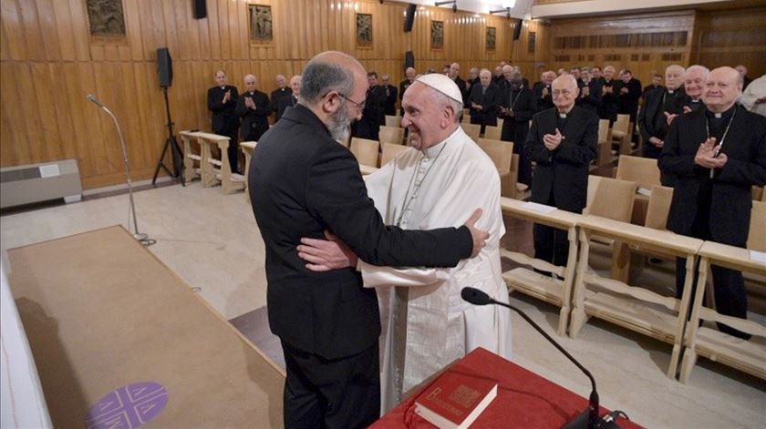 O mais recente livro de Tolentino Mendonça, "Elogio da sede", foi prefaciado pelo Papa Francisco. Foto: Vatican News