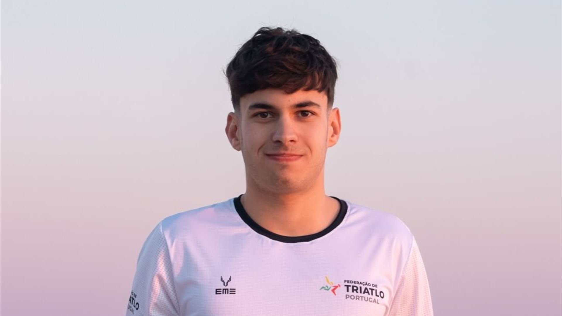 Tomás Figueiredo termina em 22.º no Mundial júnior de triatlo