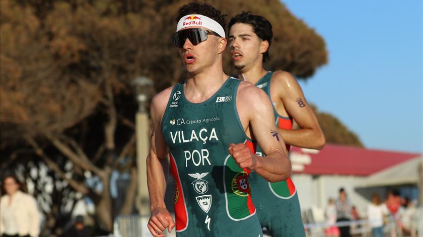 Triatlo. Vasco Vilaça segundo na quinta etapa do Mundial