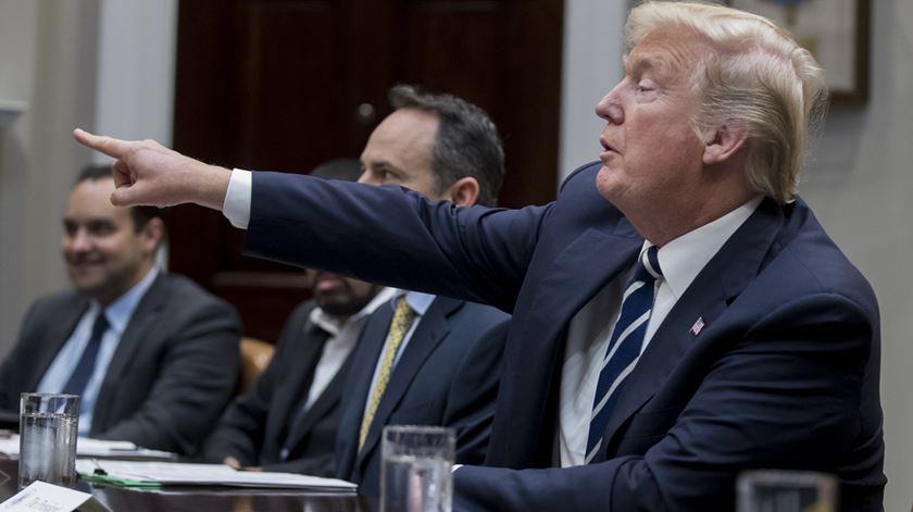 Trump. O calão que alimenta o racismo e a xenofobia