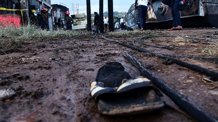 Uganda. Acidente com camião cisterna já provocou 24 mortos