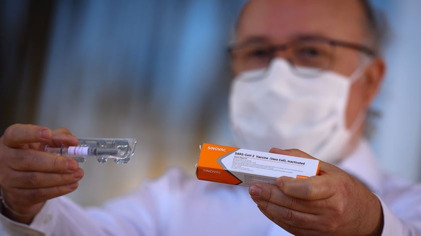 Covid-19. CoronaVac com eficácia de 78% em estudo no Brasil