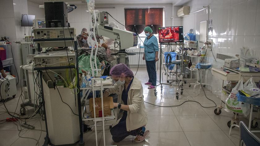 Portugal registou 1.265 casos de gripe na semana do Natal e excesso de mortalidade nos idosos