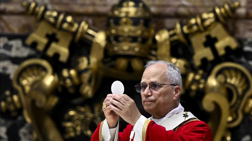 Papa pede para "desarmar a IA”