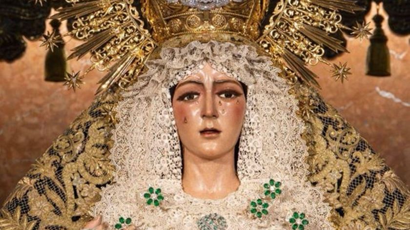 ​Virgem de Macarena submetida a perícia técnica após restauro polémico