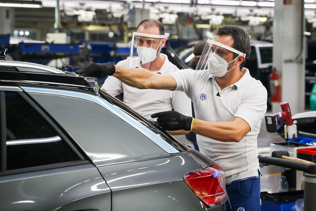 Volkswagen T-Roc em construção na fábrica Autoeuropa de Palmela. Foto: José Sena Goulão/Lusa