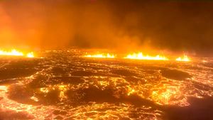 Erupção na Islândia diminui de intensidade e localidade evacuada está fora de perigo
