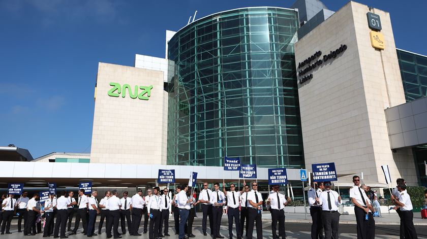 Pilotos questionam decisões sobre indemnizações numa TAP "em situação difícil"