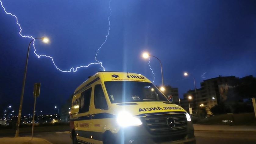 Foto de um dos relâmpagos da madrugada, enviada à Renascença. Foto: Filipe Monteiro